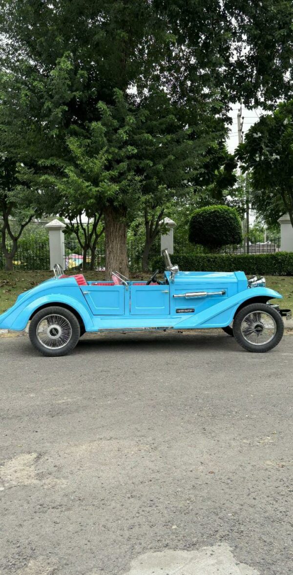 WhatsApp Image 2025-11-01 at 1.04.31 PM Marry vintage car